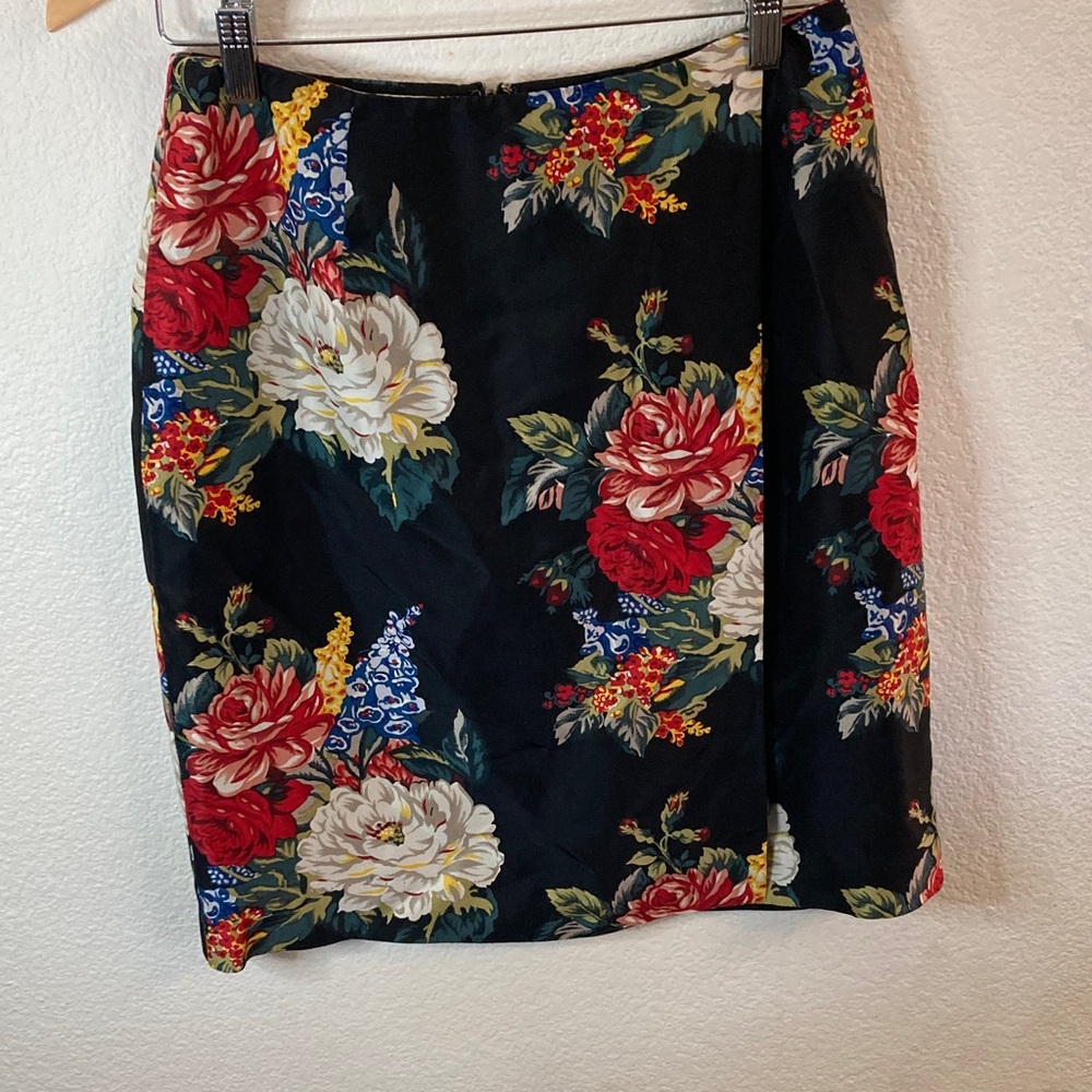 Silk Floral Black Skirt Valeri Steven’s knee length sz10 sexy